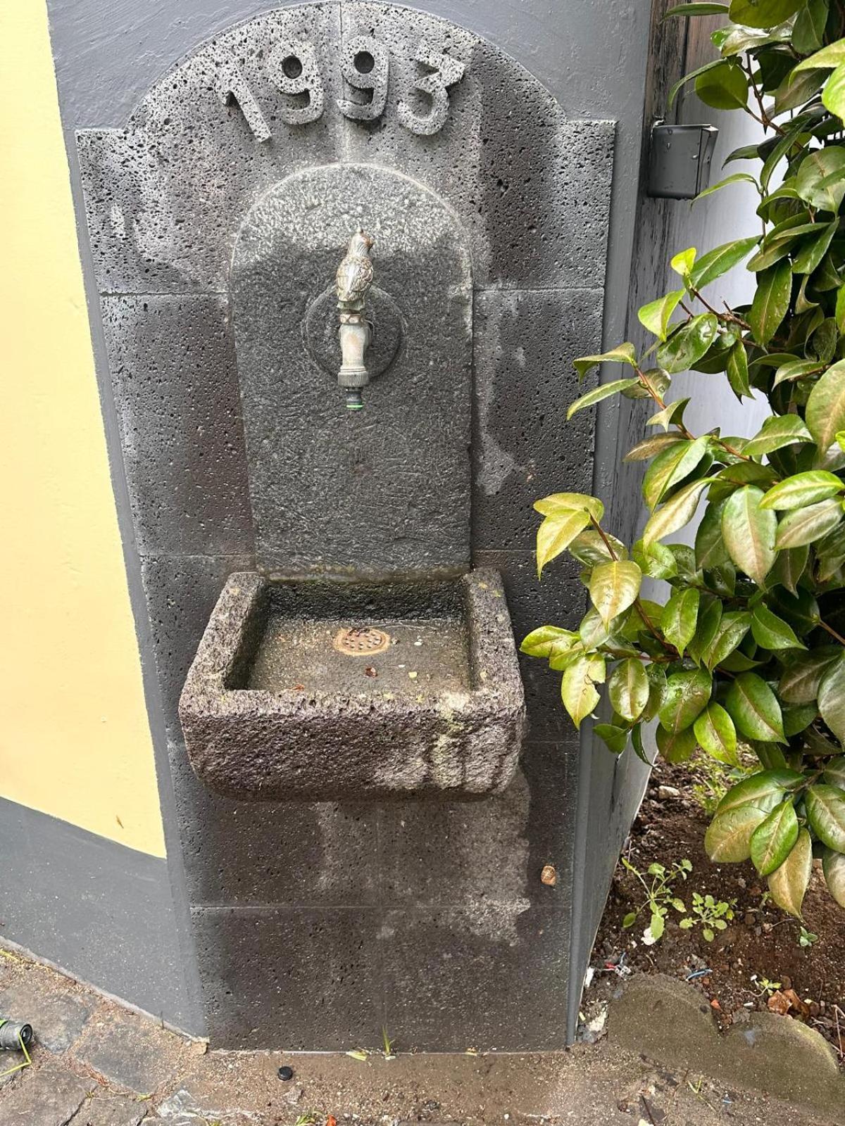 Azor International Hostel Ponta Delgada  Exterior photo